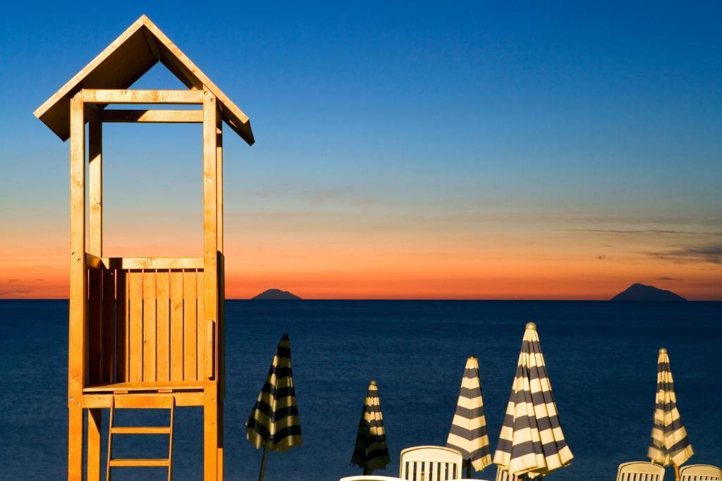 TH Gioiosa Mare - Capo Calavà Village Gioiosa Marea Esterno foto