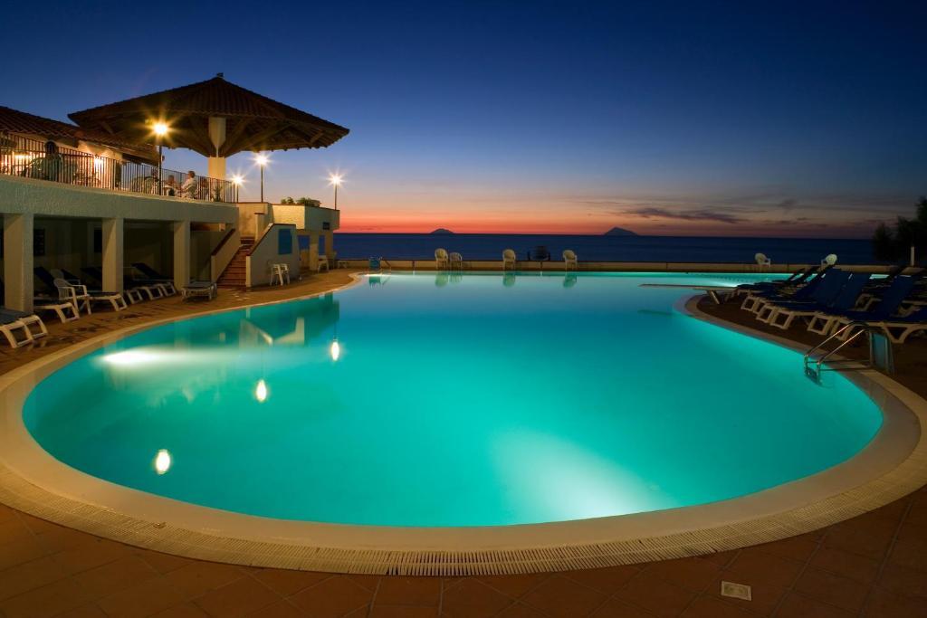TH Gioiosa Mare - Capo Calavà Village Gioiosa Marea Esterno foto